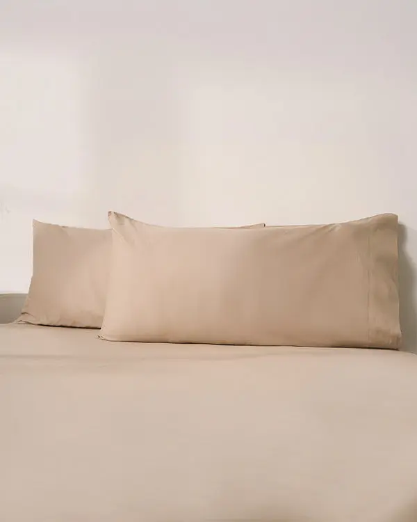 Alternative view of Signature Percale Solid Pillowcase Set Beige | Sand Cloud