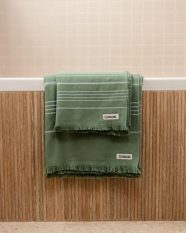 Alternative view of Classic XL Bath Bundle - Hedge Green | Sand Cloud